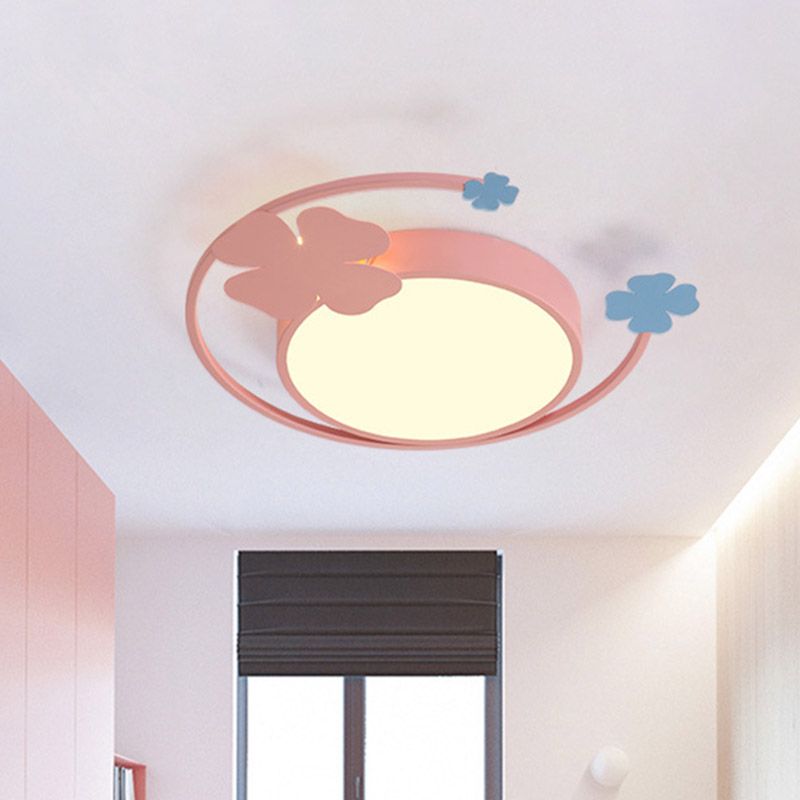 Cirkel Thin LED Flush Light Fixture Macaron Iron Pink Ceiling Mounted Verlichting in Warm/Wit Licht met Clover Detail