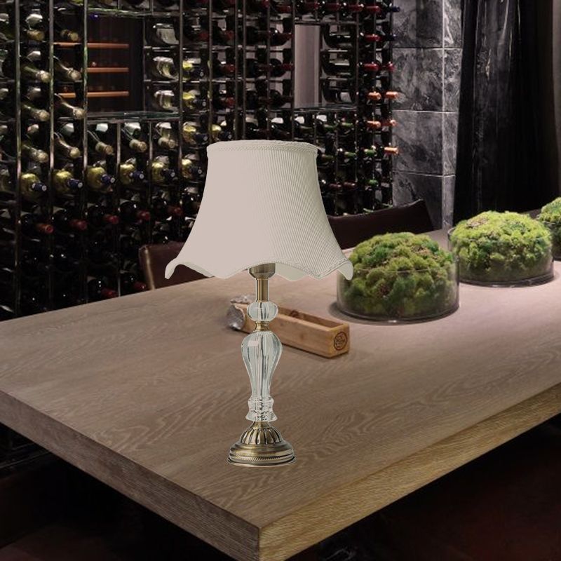 Lampada da tavolo da letto a 1 testa Modernista illuminazione per comodini oro con base di cristallo urna k9