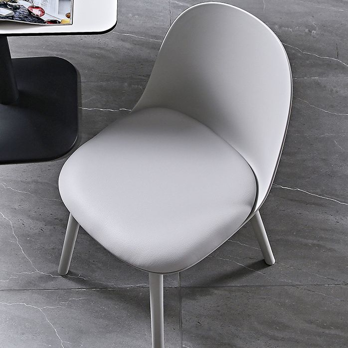 Chaise d'appoint de restaurant scandinave en plastique, finition mate, chaise de salle à manger Parsons (Ensemble de 4)