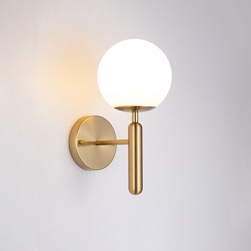 Accesorios de iluminación de pared de bola de vidrio blanco de forma de pared de estilo moderno lámpara montada en la pared