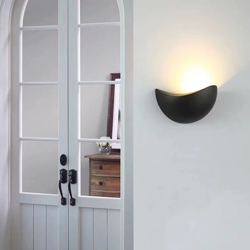 Modern Style Waveform Shape Wall Sconce Metal 1 Light Sconces for Outdoor