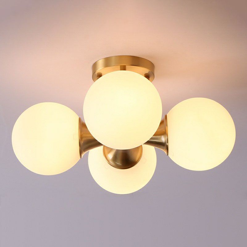 Weiße Glasball halb Flush Deckenleuchte postmoderne Gold Finish Flush Mount Leuchte