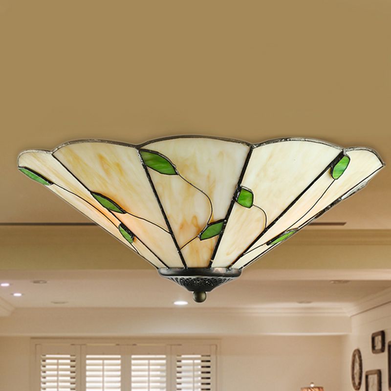 Geometrisch plafondlicht Tiffany gebrandschilderd glas 3 lichten spoeling plafondlicht met bladthema in wit/beige