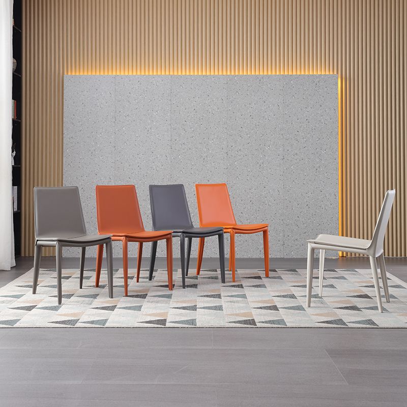 Silla lateral interior contemporánea Silla tapizada de metal con respaldo sólido para comedor