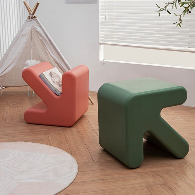 Scandinavian Geometric End Table 15.75" W x 13.78" D x 15.75" H Arrow-Shaped Side Table