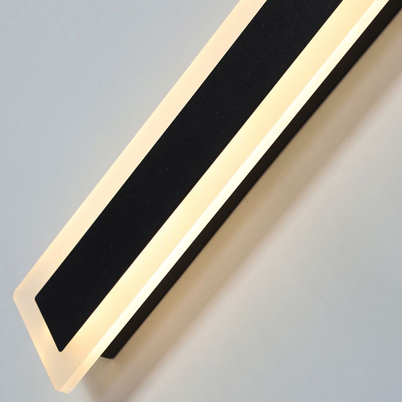 1 Light Linear Wall Sconce Contemporary Metal Wall Mounted Lighting in Black