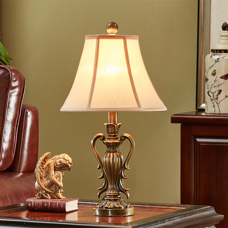 Lámpara de mesa de tela de tono de tono de estilo de escritorio de 1 luces de 1 luces en rojo/blanco para la cama