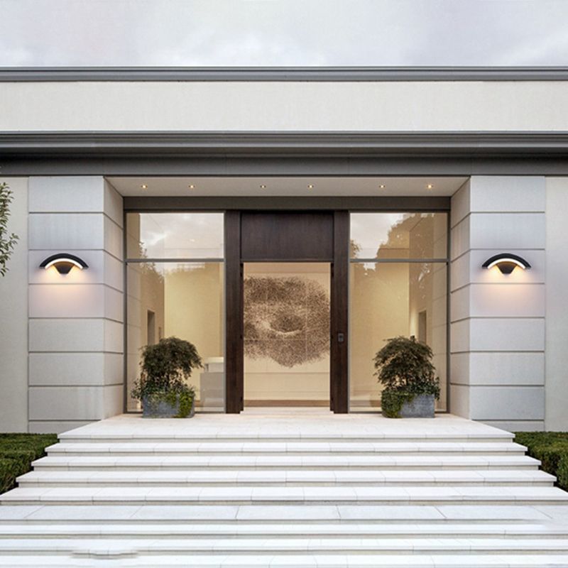 Modern Style Wall Sconce Metal 1 Light Sconces in Black for Outdoor