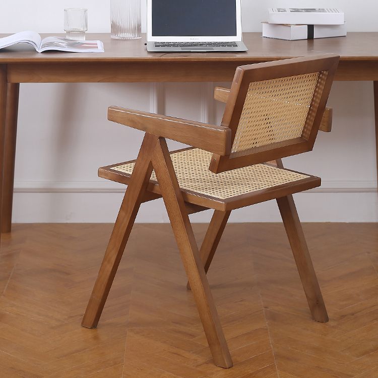 Silla de comedor contemporánea con respaldo abierto de madera maciza con acabado mate