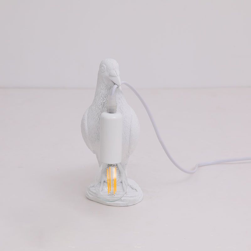 Nordic Style Bird Shaped Desk Light 1 Light Resin Night Table Lamp in White/Black for Bedroom