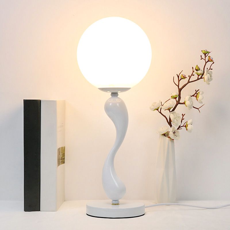 Stile nordico 1 lampada da tavolo lampada a forma di delfino Luce da comodino con paralume