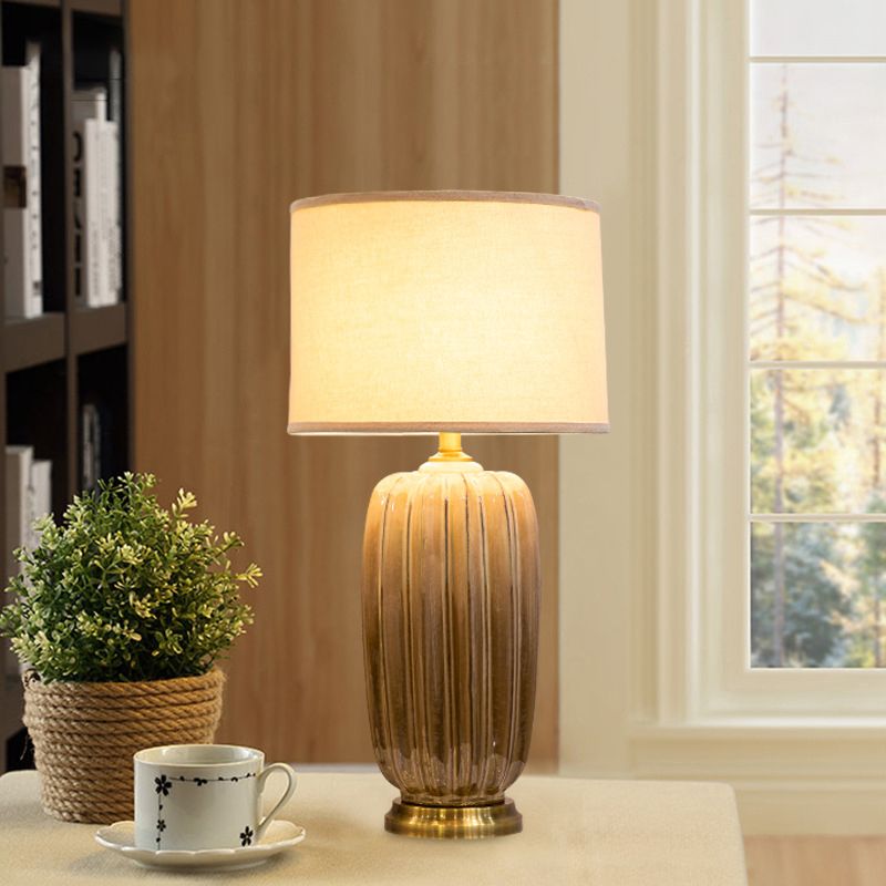 Luce da comodino cilindro Lumo contemporaneo in tessuto da soggiorno a bulbo singolo Lampada da tavolo in bianco