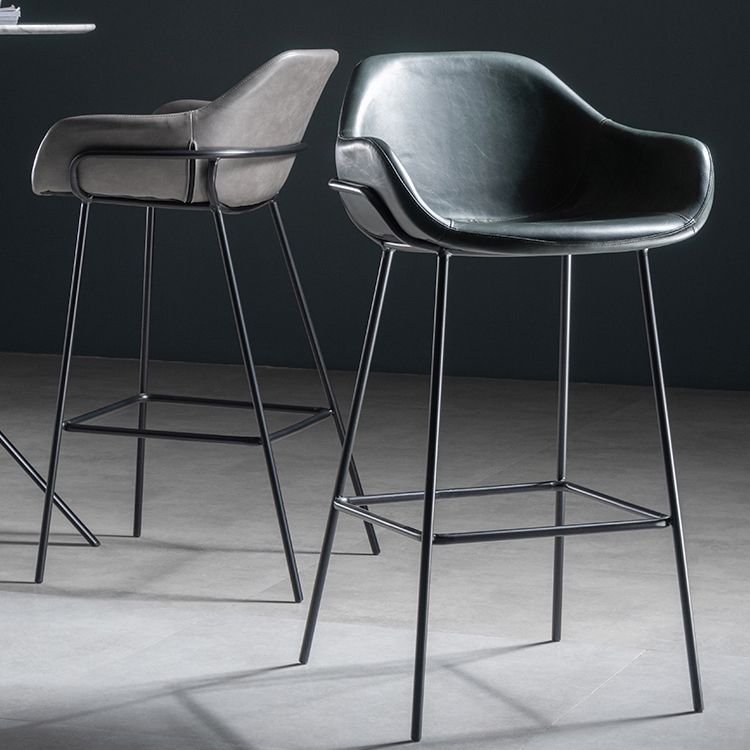 Taburete de bar con respaldo bajo de hierro industrial, taburete alto para interiores simple con asiento de cuero