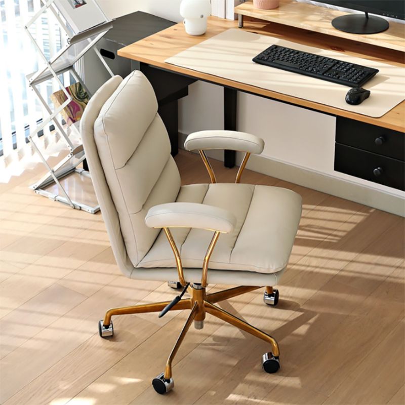 Modern Office Leather Chair Adjustable Seat Height Padded Arms Swivel Chair with Wheels