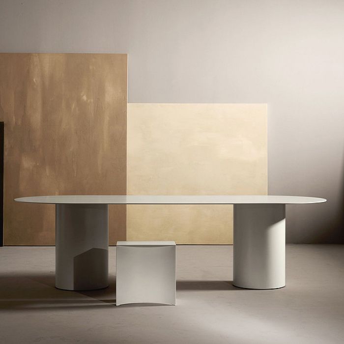 Mesa de comedor de madera maciza de estilo contemporáneo con base de doble pedestal