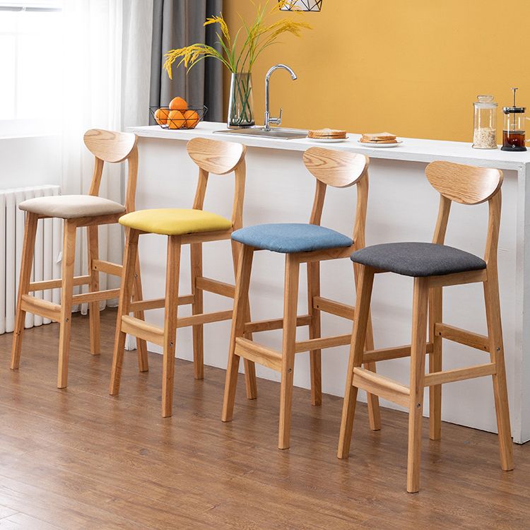 Rubberwood Coffee Shop Scandinavian Stool Matte Finish Upholstered Bar Stools