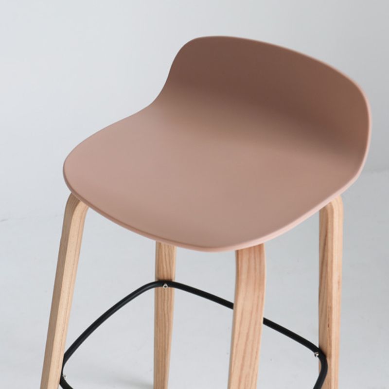 Plastic Low Back Bar Stools Scandinavian Beech Wood Base Barstool