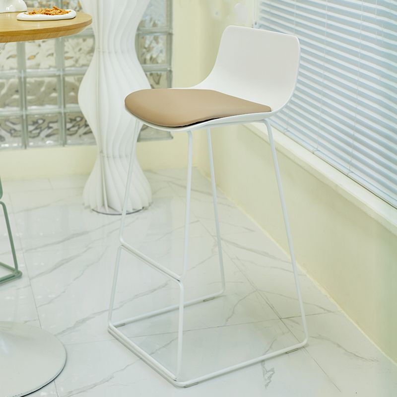 Indoor Footrest Dining Stool Plastic Industrial Low Back Counter-height Stool