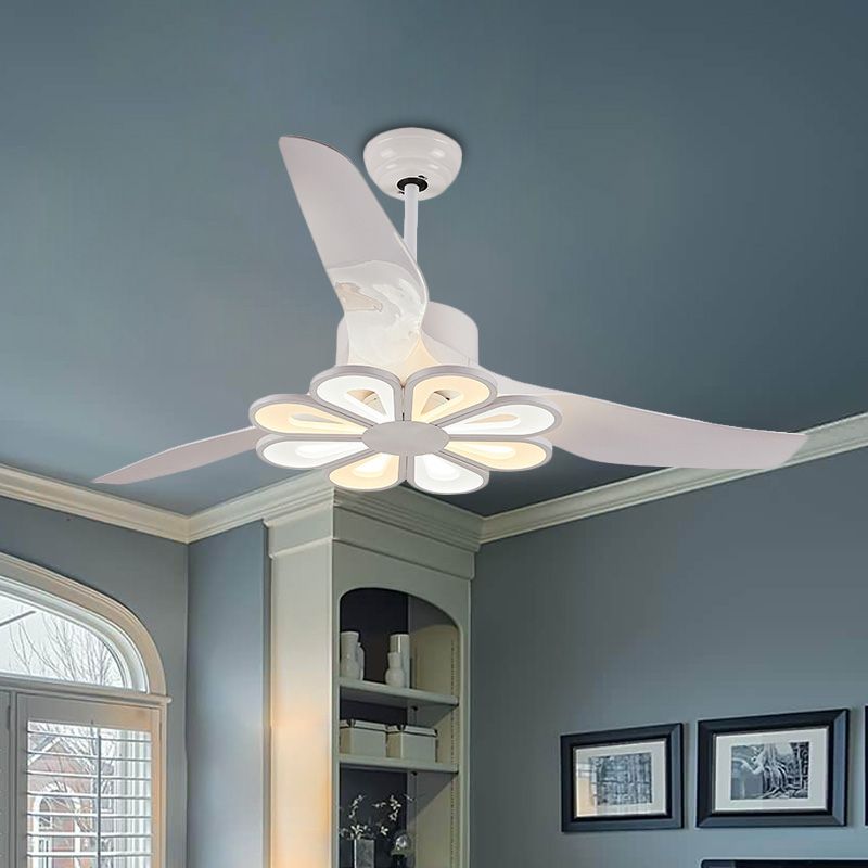 Metallic Flower Hanging Fan Light eigentijds 50 "brede LED witte semi -flushmount met 3 messen
