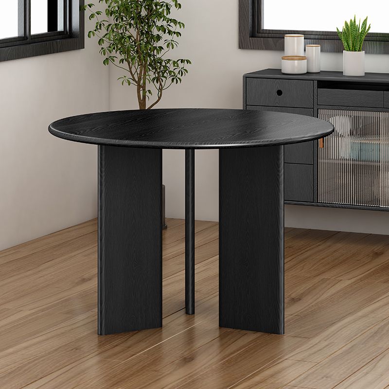 Modern Style Round Dining Table Solid Wood Dining Table in Black