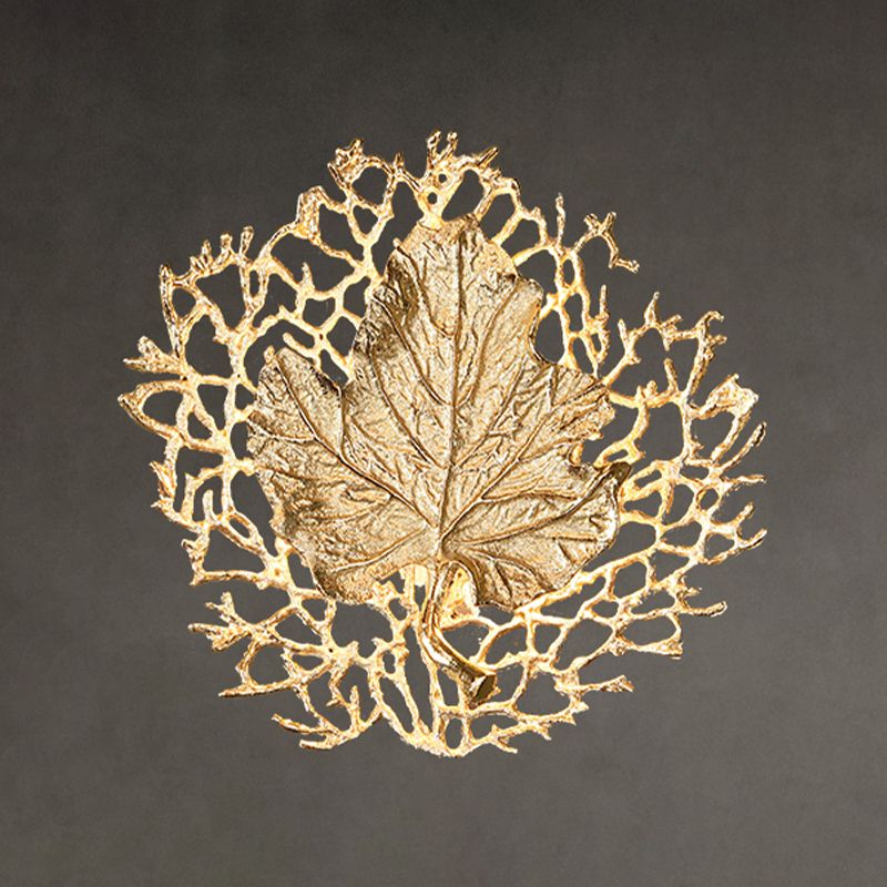 Metal Shade Wall Lamp Modern Style Unique Gold Shape Wall Mounted Lighting for Bedroom