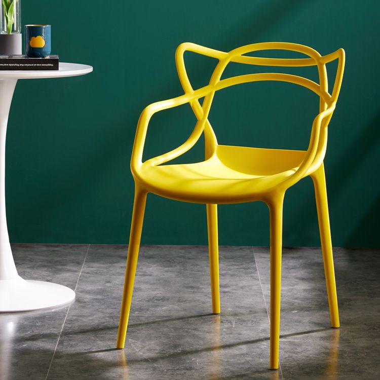 Sillas de comedor de cocina de estilo moderno Silla auxiliar con brazo de comedor con patas de plástico
