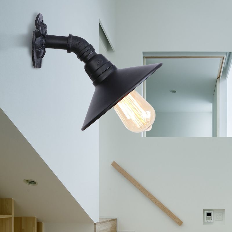 Gebogene Rohrmetallwandmontage Leichter Industriestil 1 Kopf Flur Wandlampe Lampe mit konischem Schatten in Schwarz