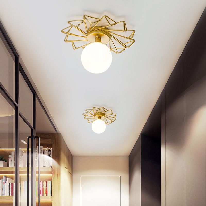 Modernism Single Black/Golden Flush Mount Lighting Metal Ceiling Light for Foyer