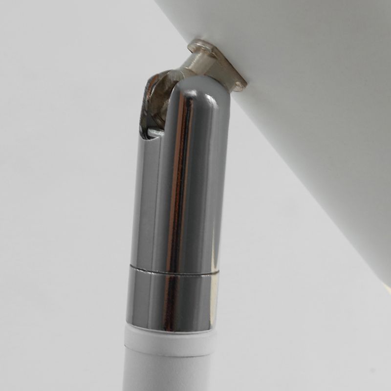 Geometrie -Tischlampe moderner Metall mit einem Lichttischlicht