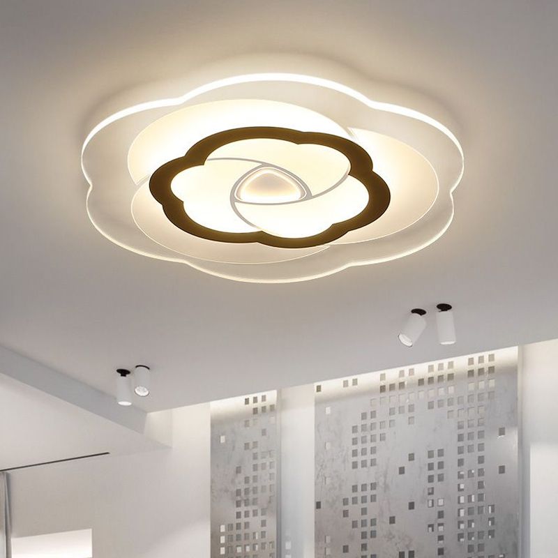 Nordic Flower Flush Ceiling Light Acrylic Living Room LED Flush Mount Lighting Fixture in Clear