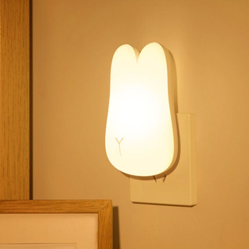 Weißer Kaninchen kleine Nachtlampe Cartoon Plastik Plug-in LED-Wandbeleuchtung für Kindergarten