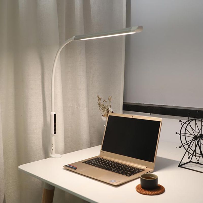 Moderne lineaire tafellamp metalen met één lichttafel Licht voor de slaapkamer