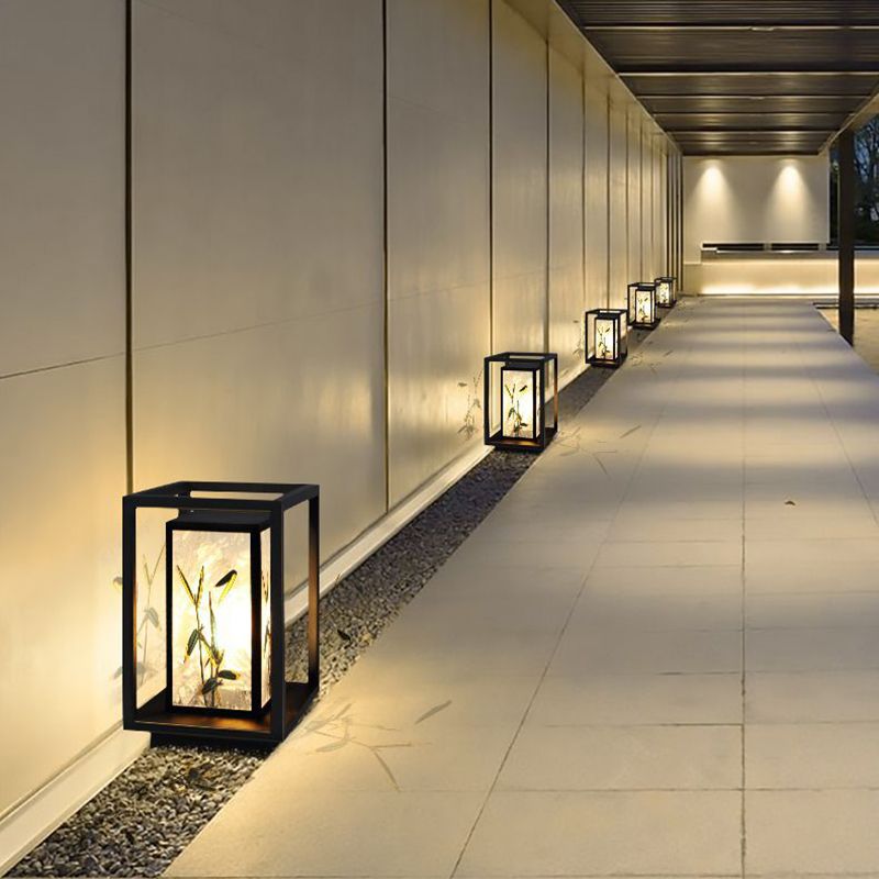 Modern Simple Metal Pillar Lamp Geometry Shape Solar Energy Pillar Light for Outdoor
