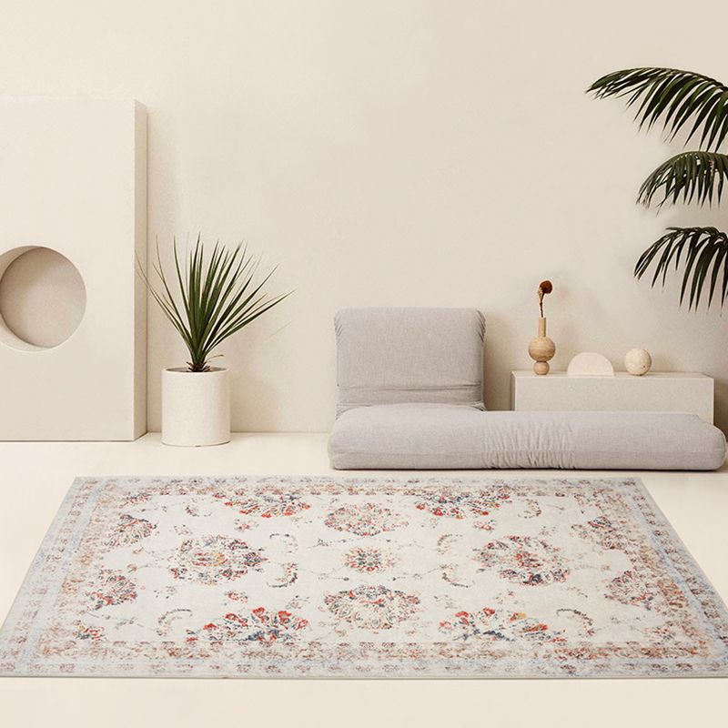 Whitewashed Victoria Area Rug Floral Print Carpet Polypropylene Easy Care Rug for Home Decoration