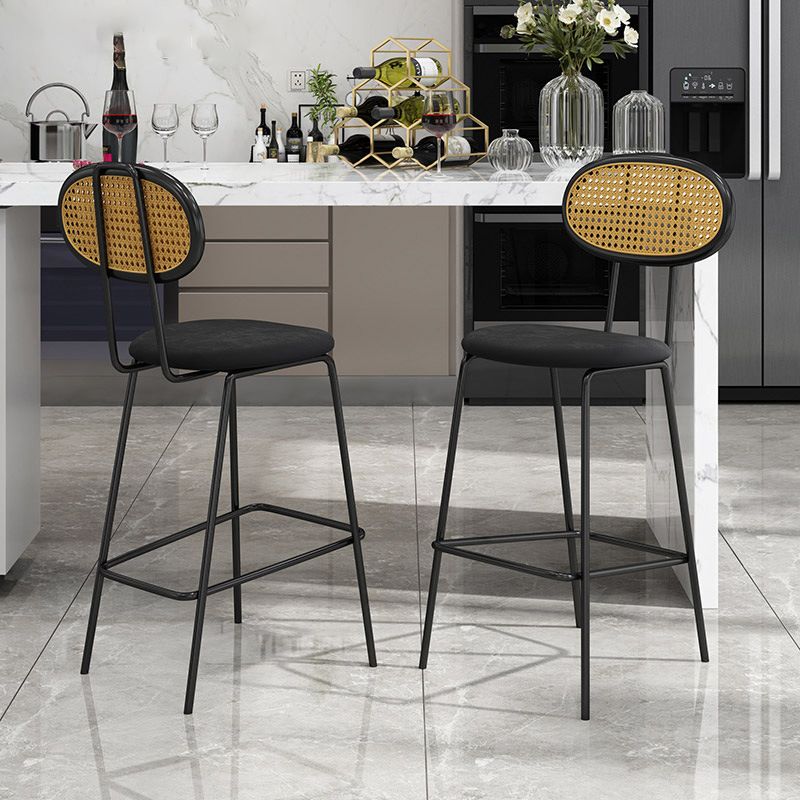 Taburete de bar nórdico de ratán con respaldo bajo, taburete alto interior simple con tapizado