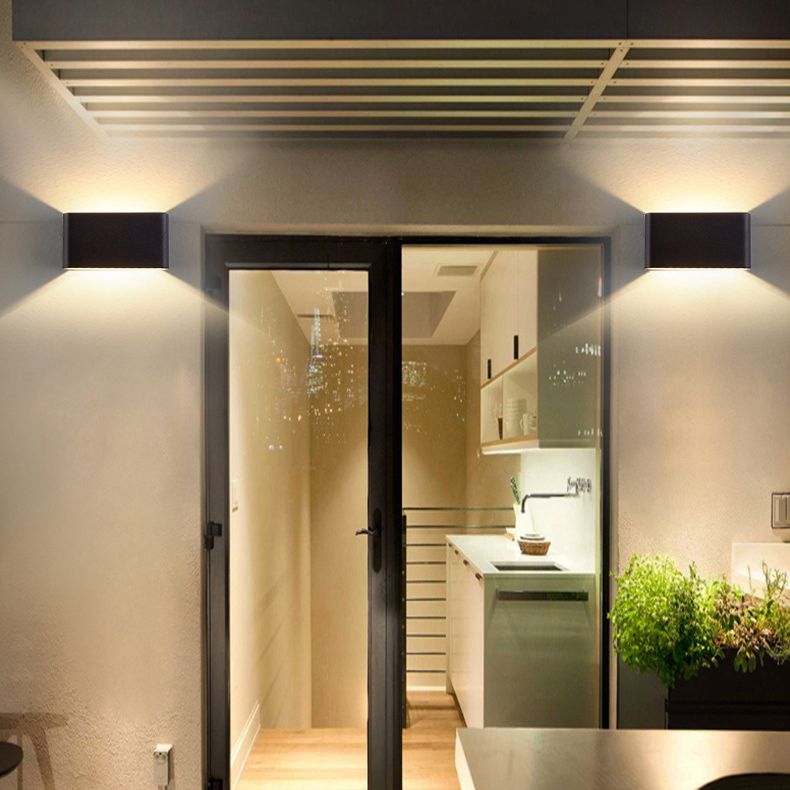 Modern Minimalist Style Wall Mounted Light Fixture Metal 2 Lights Wall Lights