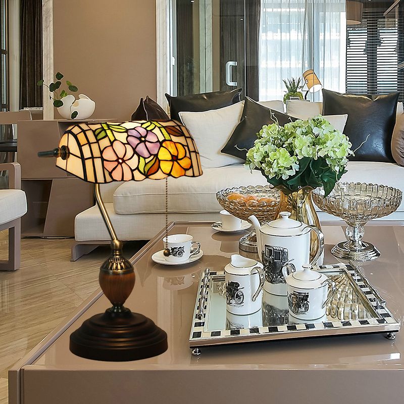 Tachage de vitraux Rose / Plum Blossom / Lotus Nightstand Lampe Tiffany Style Table de la tête de tête simple pour chambre à coucher