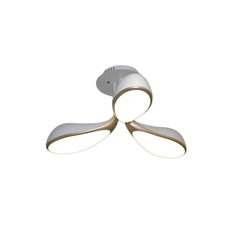 Luz de techo semi-flusco de dormitorio oval Metálico 3 luces Modernista Montaje de montaje de altura LED en blanco