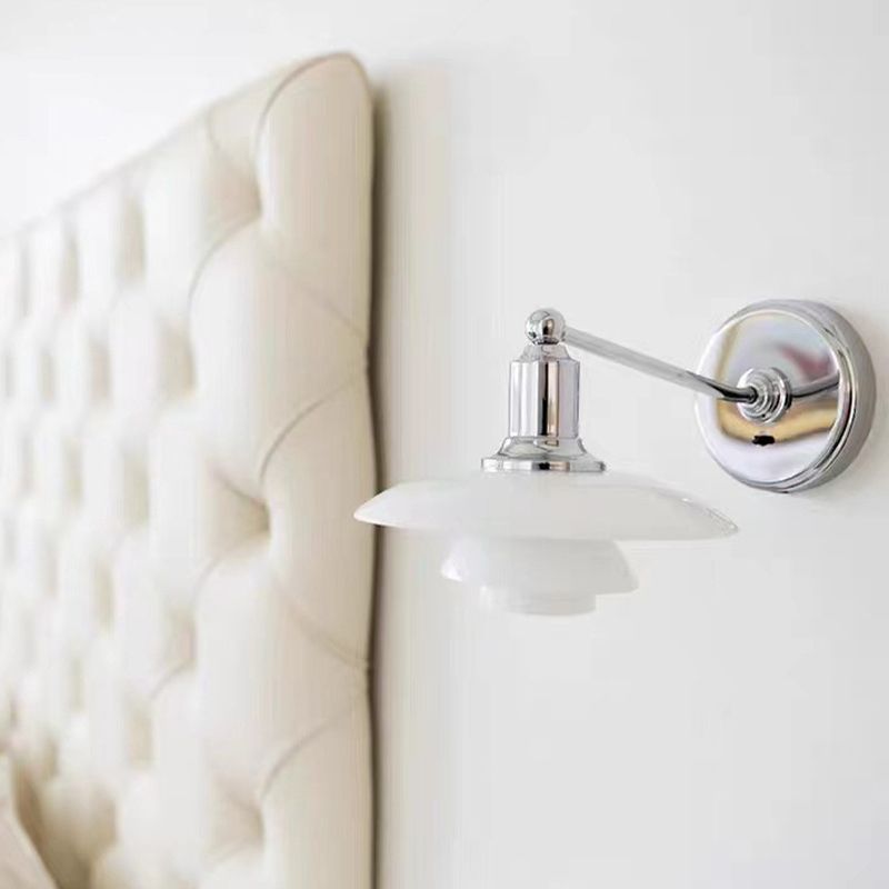 Modern Metal Wall Lamp 1-Light Wall Mount Lamp with Glass Shade for Bedroom