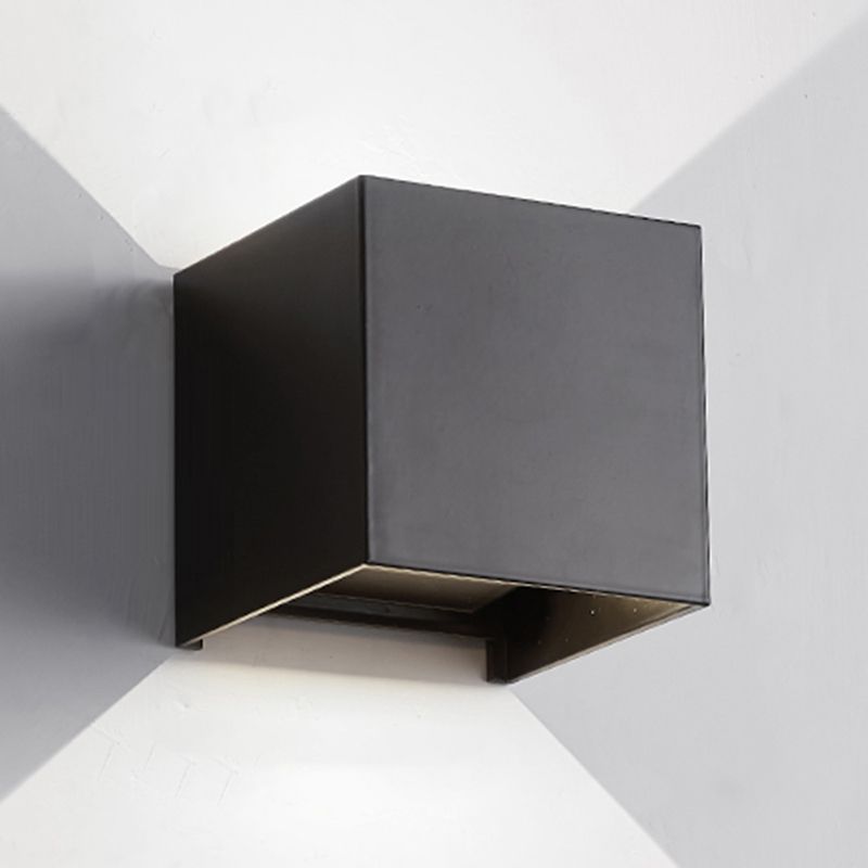 Square Shape Wall Mount Lamp Modern Style Metal 2 Lights Sconce Lamp in Black/White