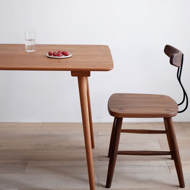 Mesa de comedor rectangular colección de comedor de madera sólida estilo sencillo con 4 pies