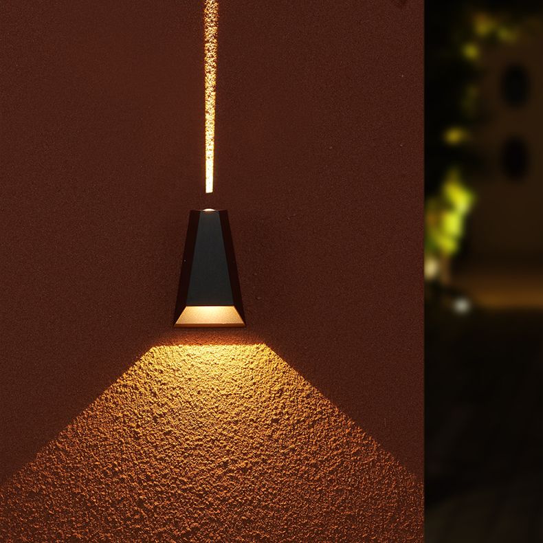 Luminaire mural géométrique en métal moderne à 1 lumière LED OUTDOOOR LET