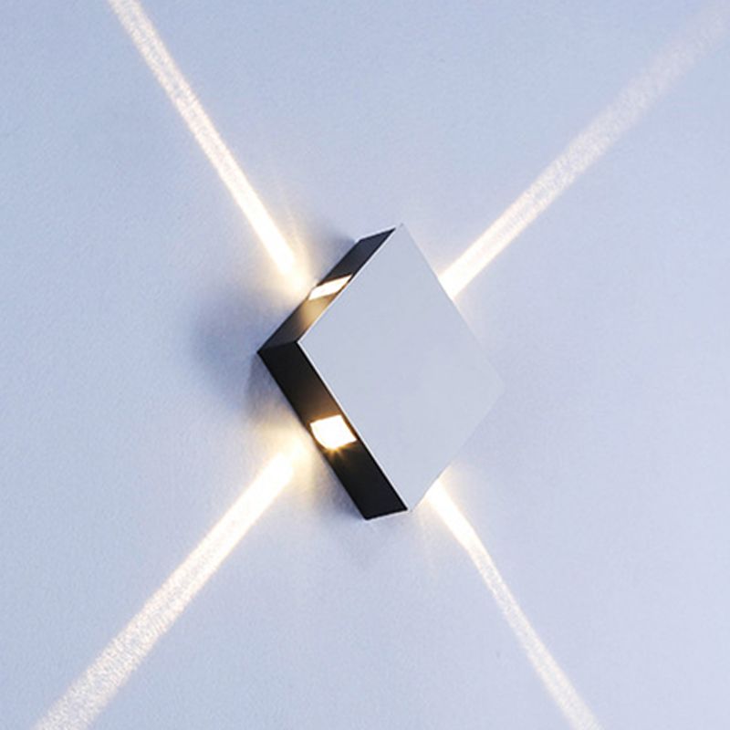 Geometrische Form Metallwandbeleuchtung moderner Stil 4 Leuchten Wandmontage Beleuchtung in Silber