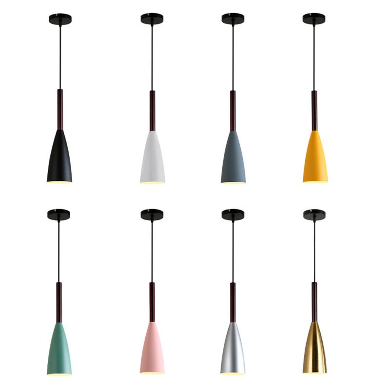 Cône Cone Hanging Lighting Modern Style Metal 1 Pendant léger Pride pour le chevet