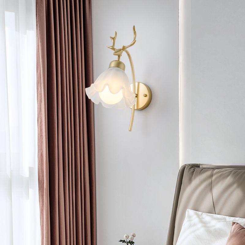 Gold Modern Metal Wall Sconce Flower Shape Wall Light with Glass Shade for Bedroom