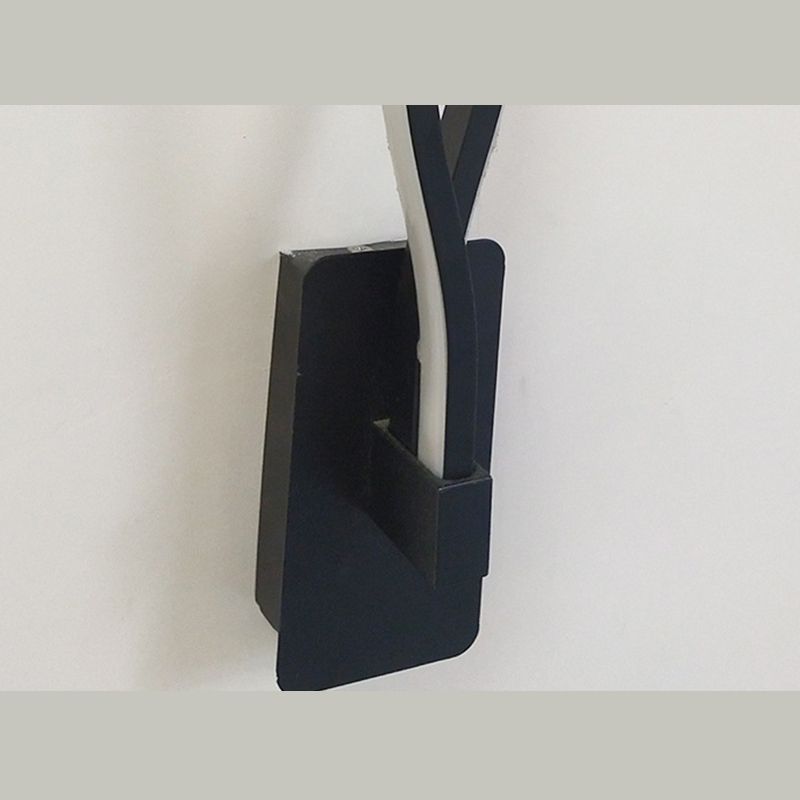 Amplia de pared lineal de LED negro en la lámpara de pared de hierro forjado de estilo conciso moderno con sombra de silicona
