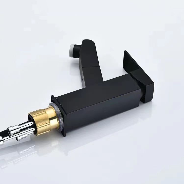Lever Handle Faucet Contemporary Pull-out Faucet for Bathroom