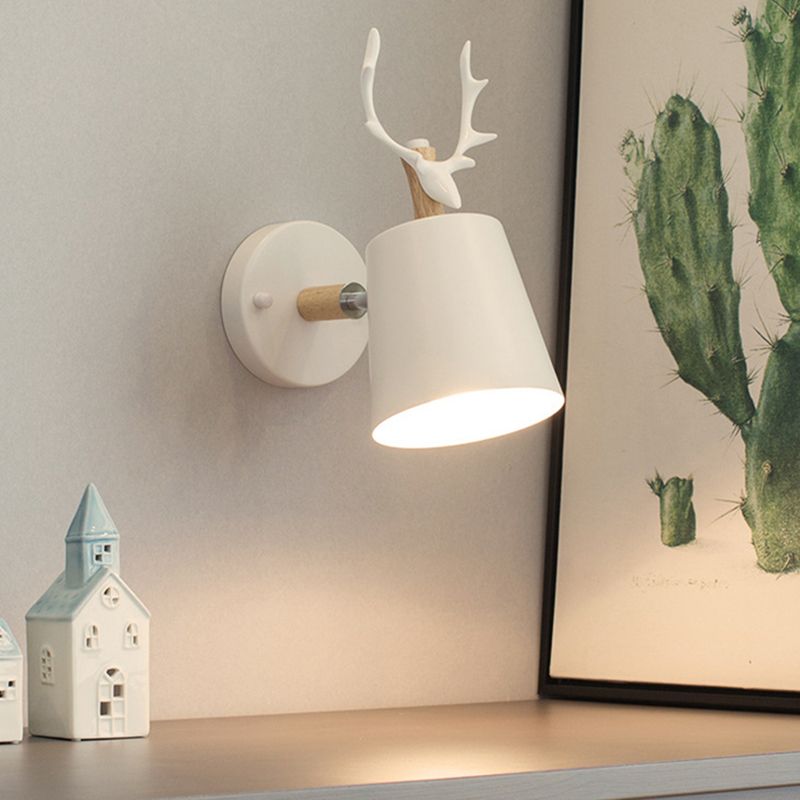 Lámpara de pared de cono simplicidad moderna de metal apliques para sala de estar