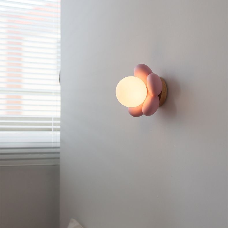 Modern White / Pink Wall Light Fixture Minimalist Wall Light Sconce for Bedroom