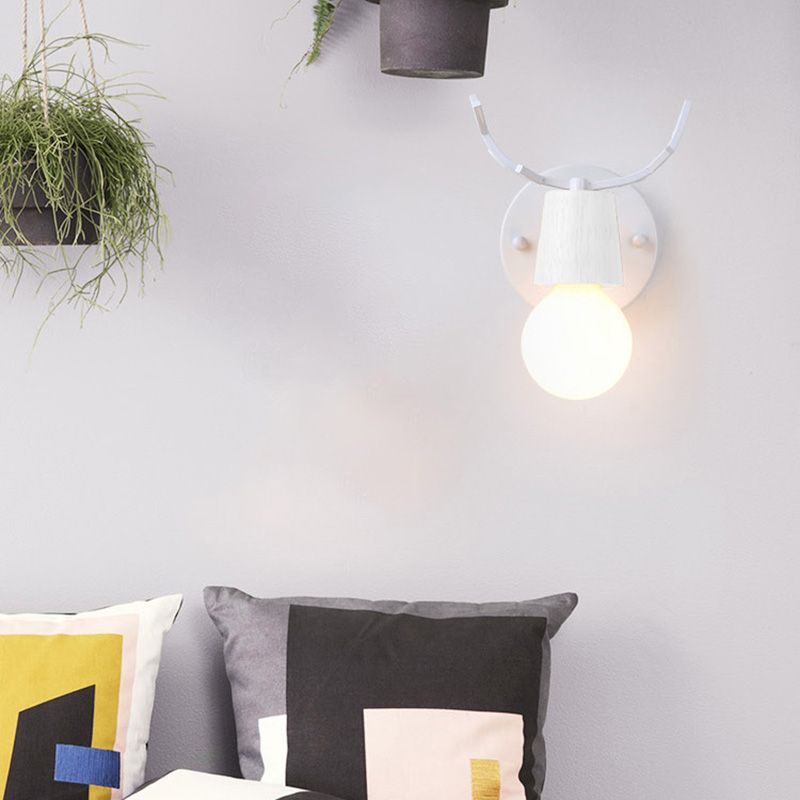 Estilo moderno Luz de lámpara de montaje de pared de 1 luces Lighting de pared de los ciervos de metal